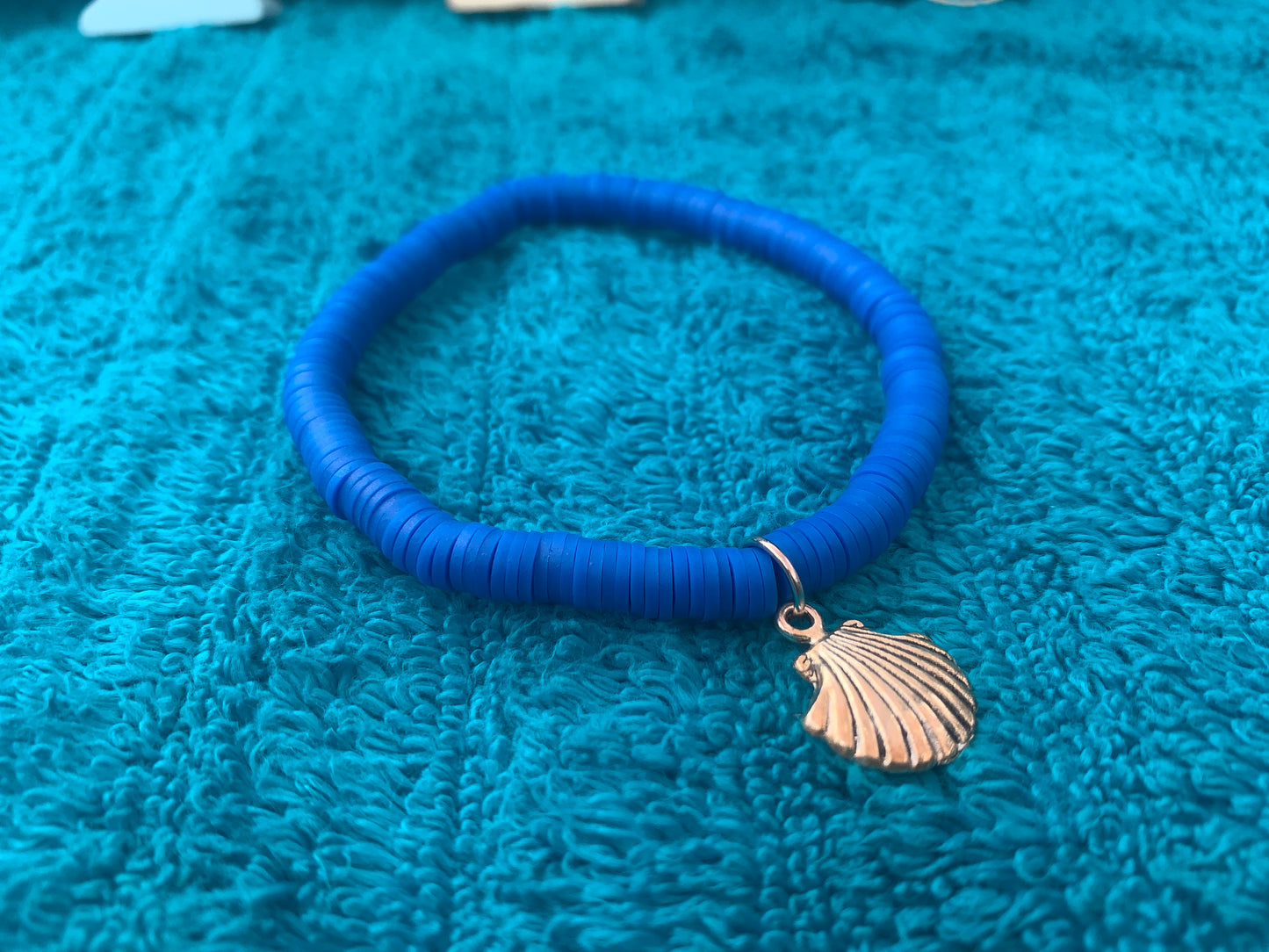 Silver Seashell Heishi Bead Bracelet