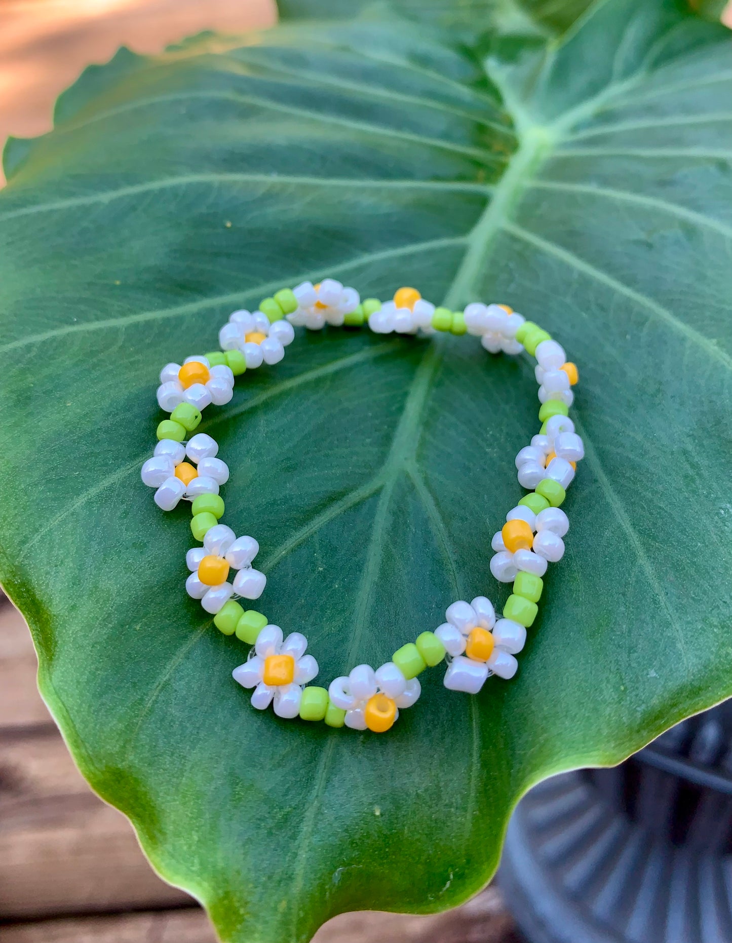 "Daisy" Seed Bead Flower Bracelet