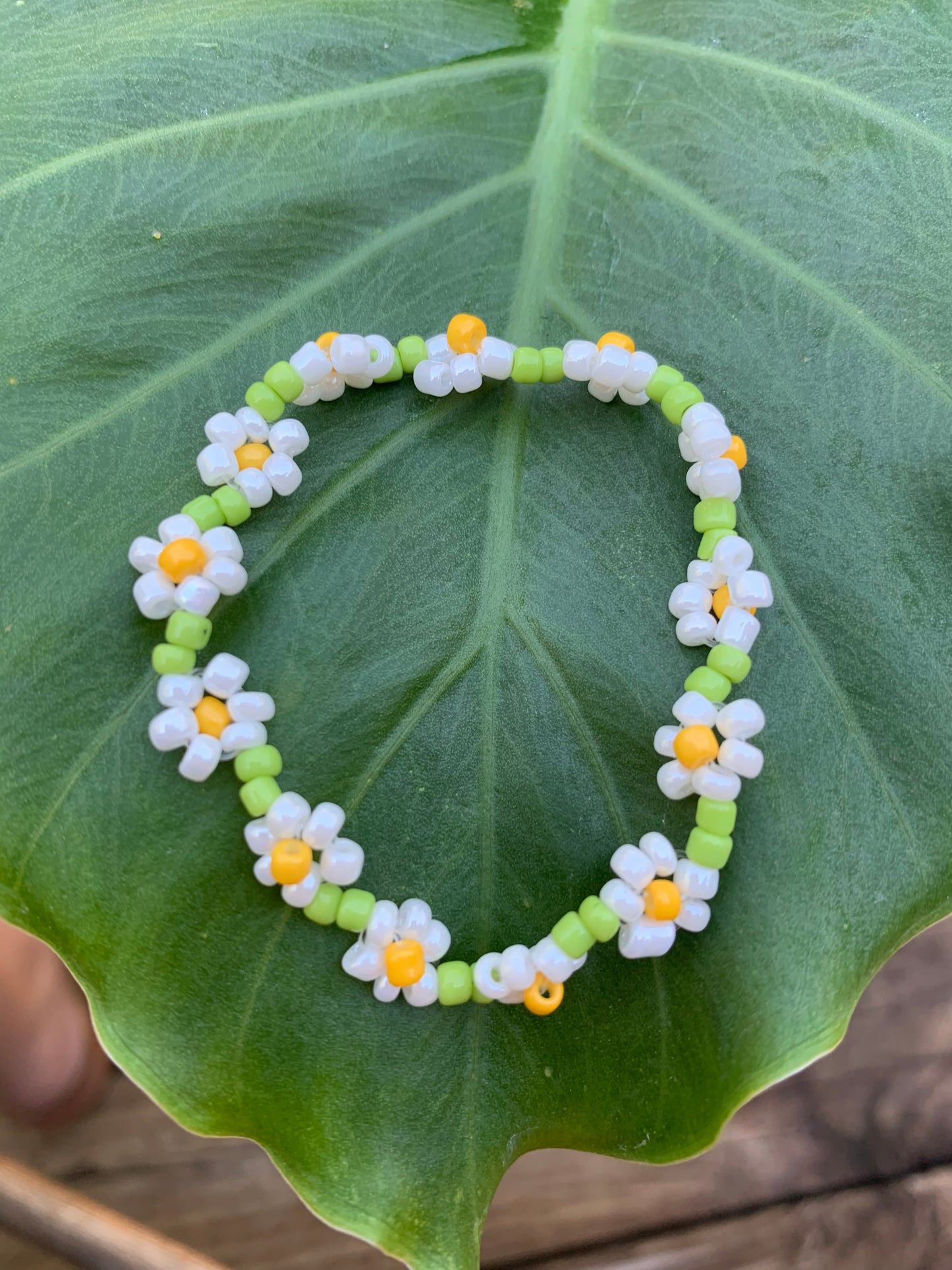 "Daisy" Seed Bead Flower Bracelet