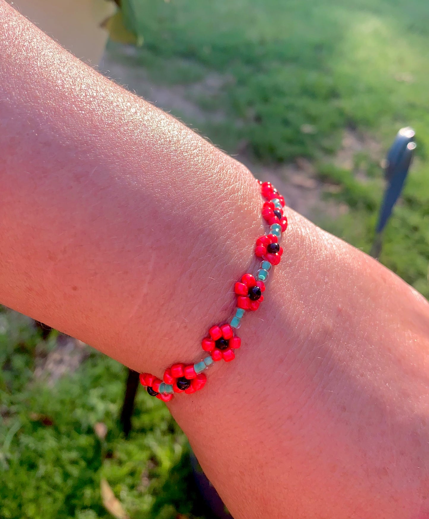 "Poppy" Seed Bead Flower Bracelet