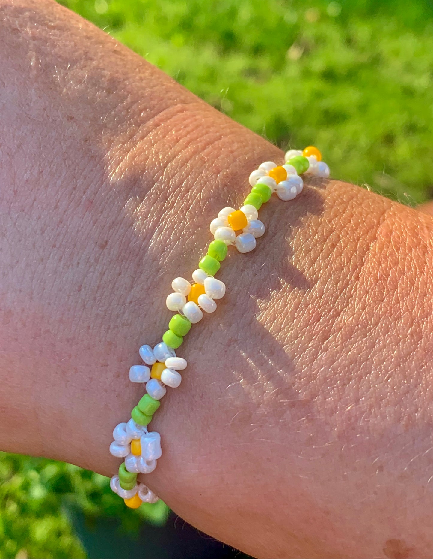 "Daisy" Seed Bead Flower Bracelet