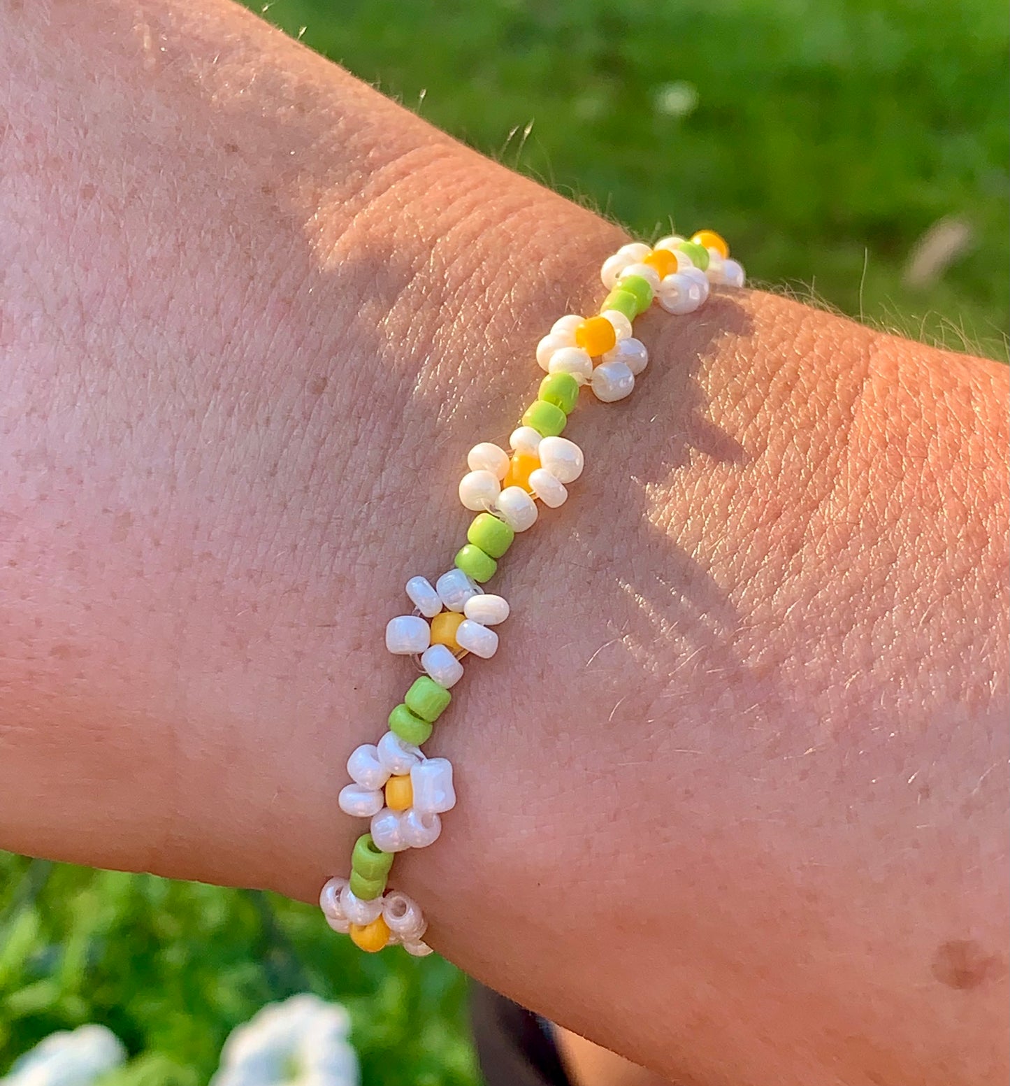 "Daisy" Seed Bead Flower Bracelet