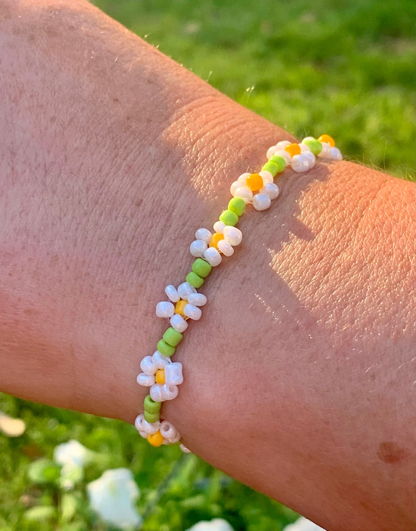 "Daisy" Seed Bead Flower Bracelet