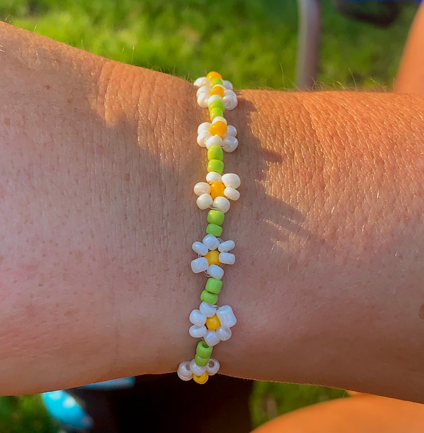 "Daisy" Seed Bead Flower Bracelet