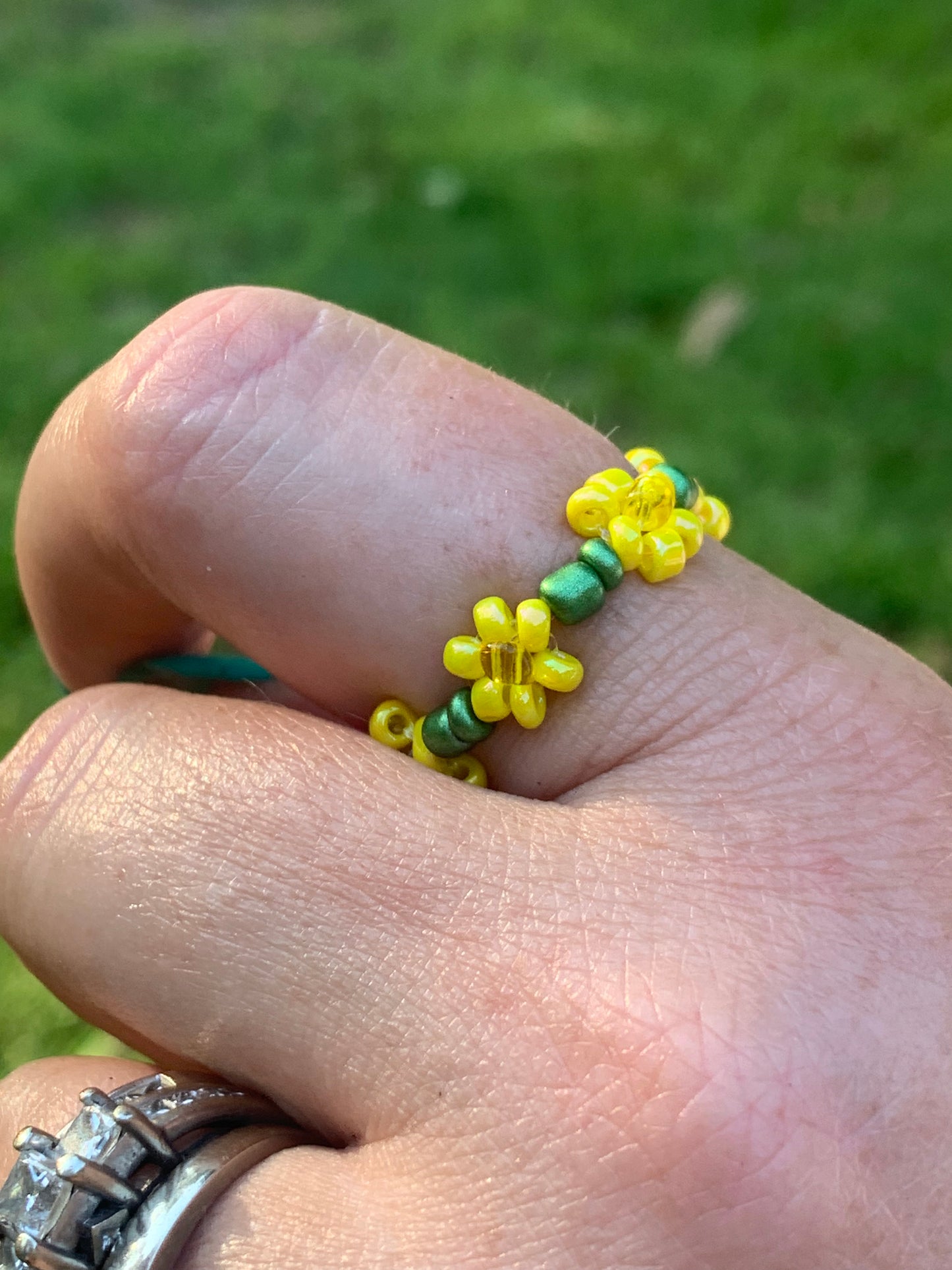 "Daffodil" Seed Bead Flower Bracelet