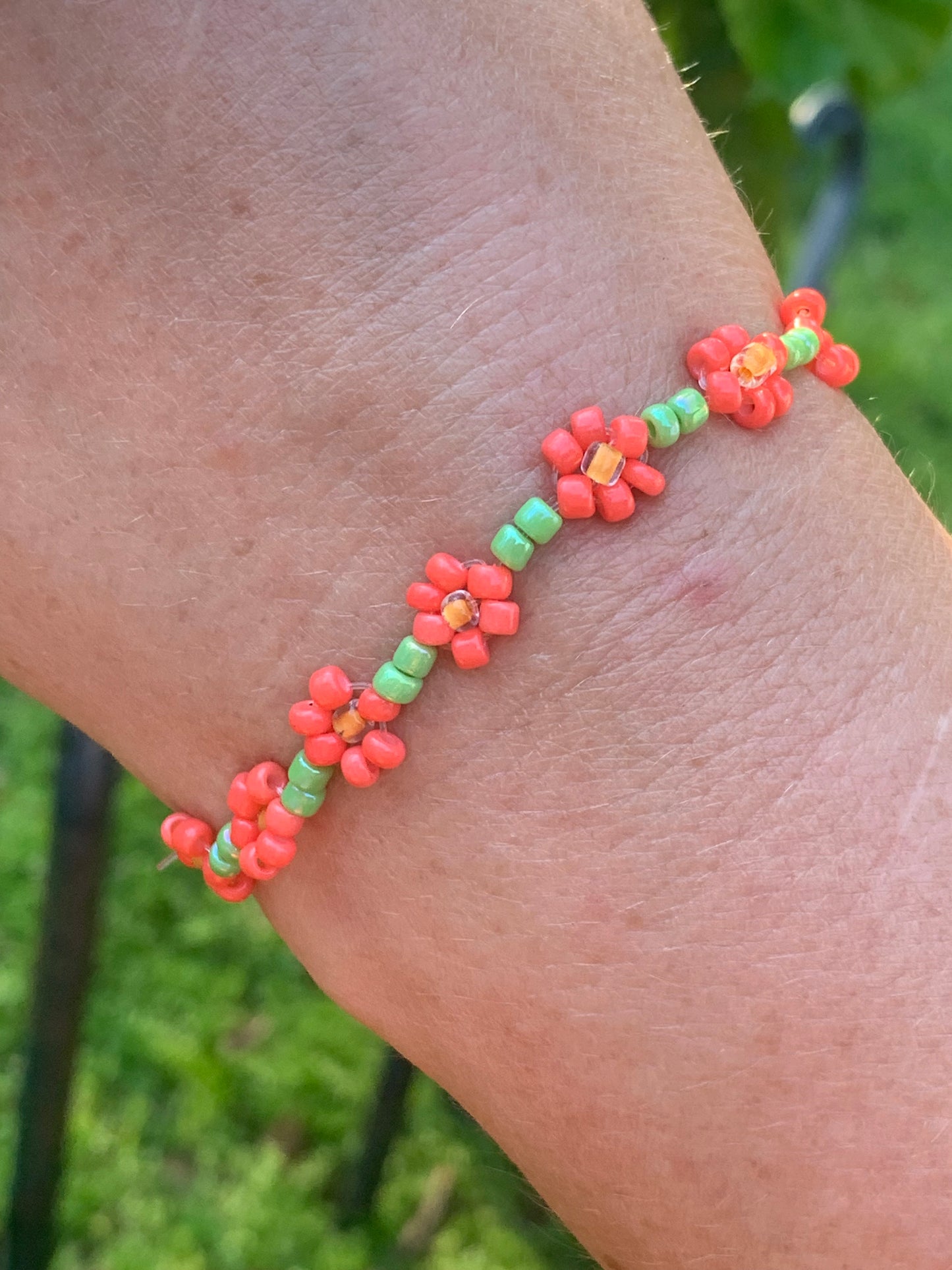 "Hibiscus" Seed Bead Flower Bracelet