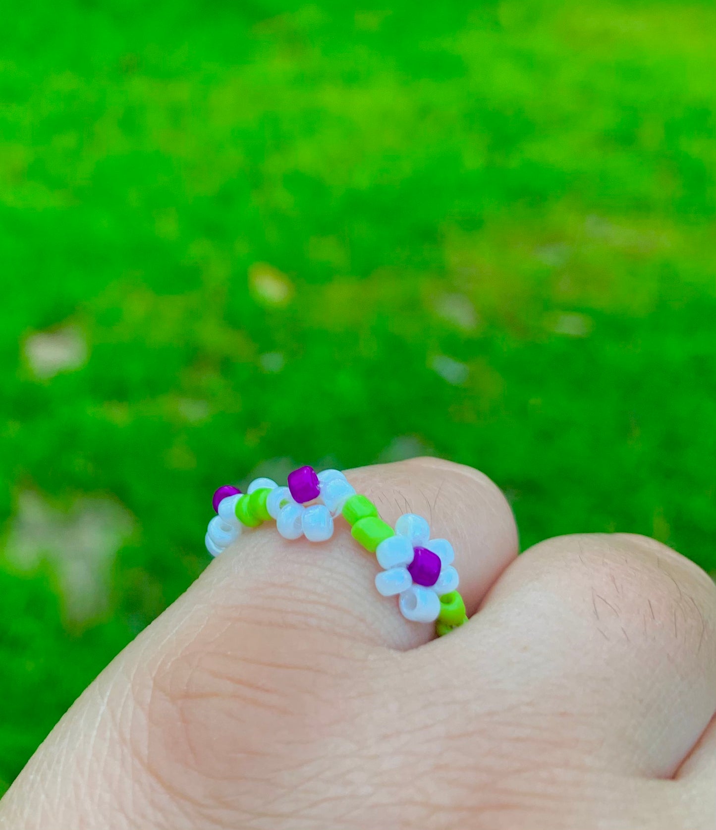 "White Orchid" Seed Bead Flower Bracelet