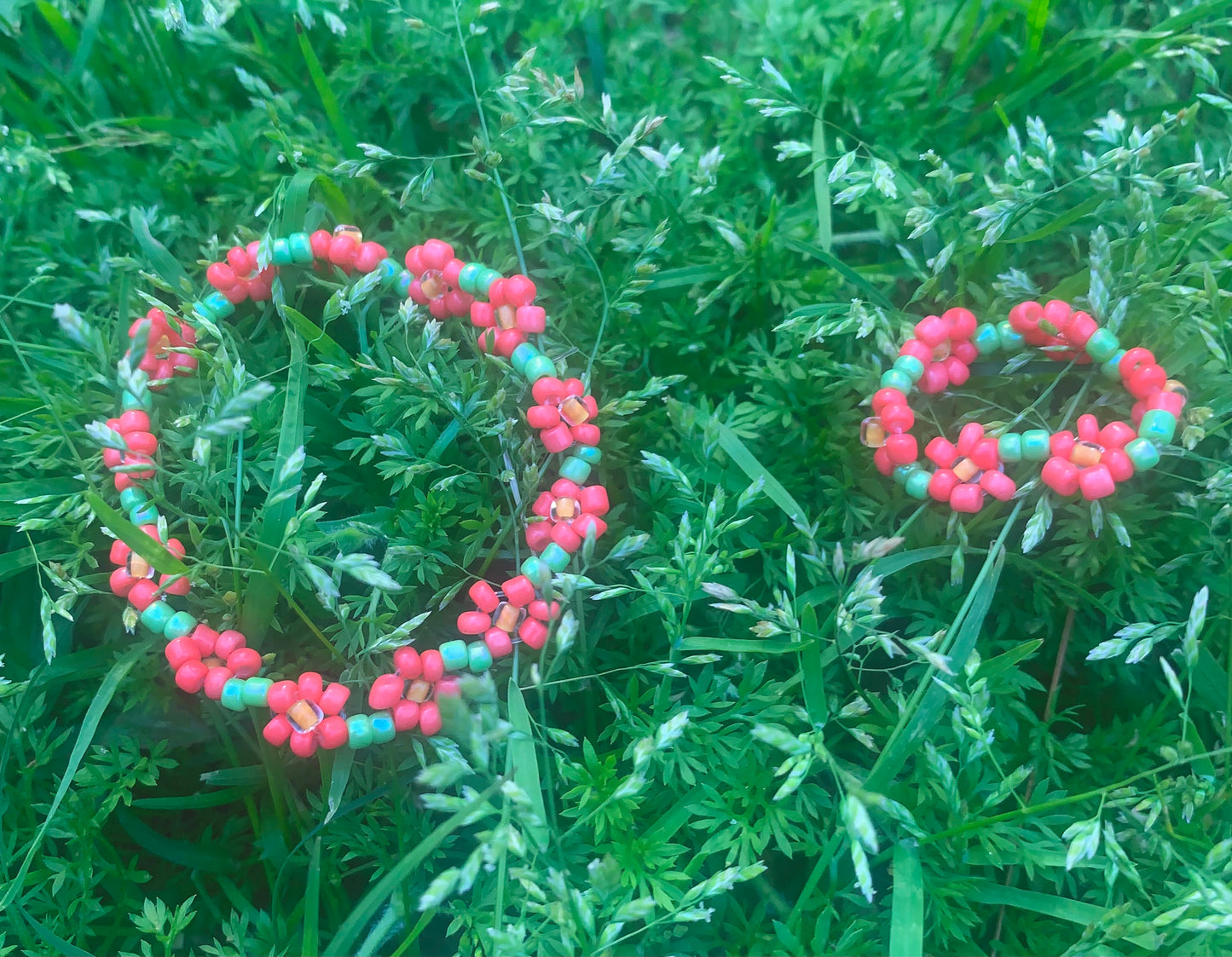 "Hibiscus" Seed Bead Flower Bracelet