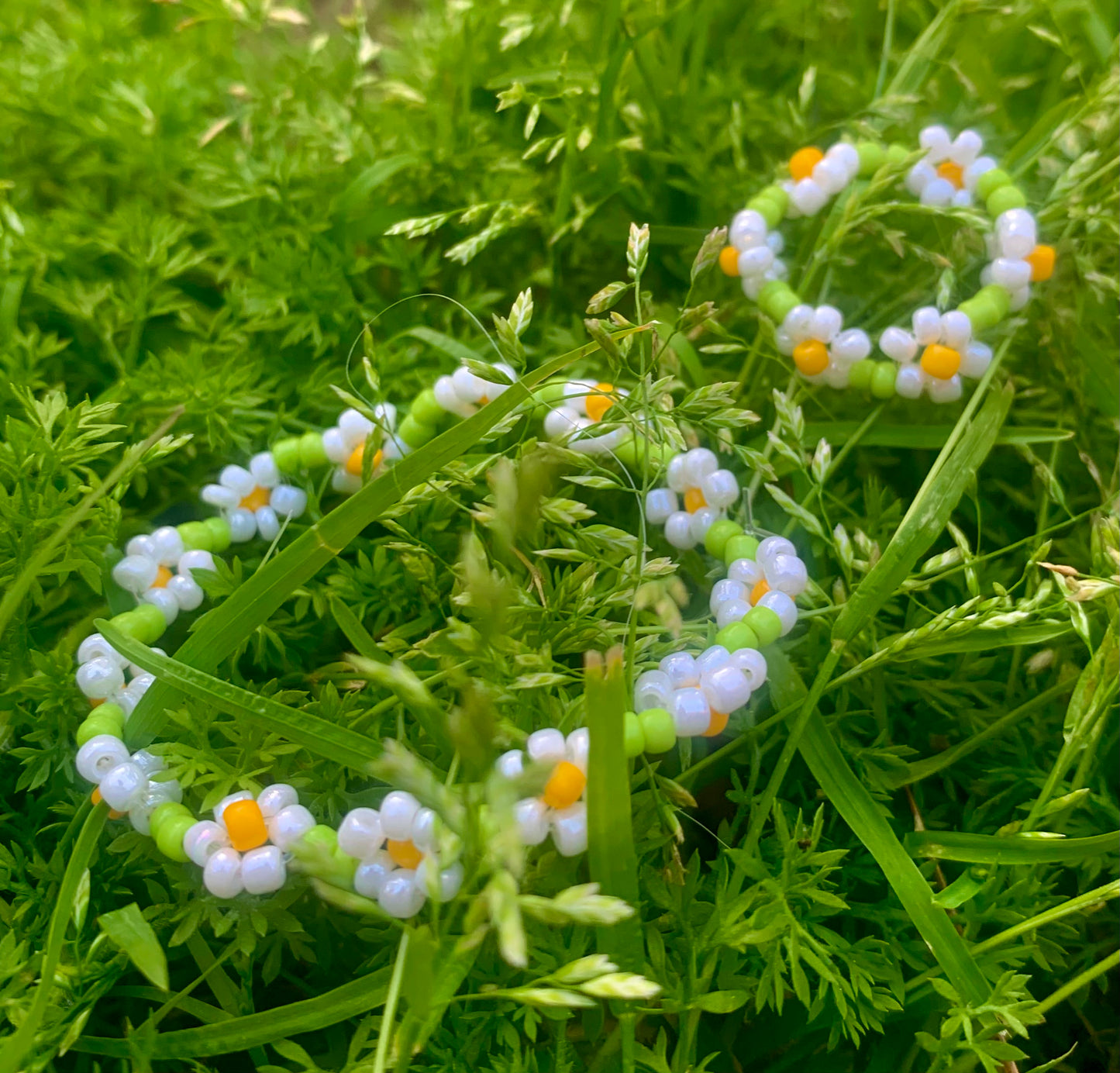 "Daisy" Seed Bead Flower Bracelet