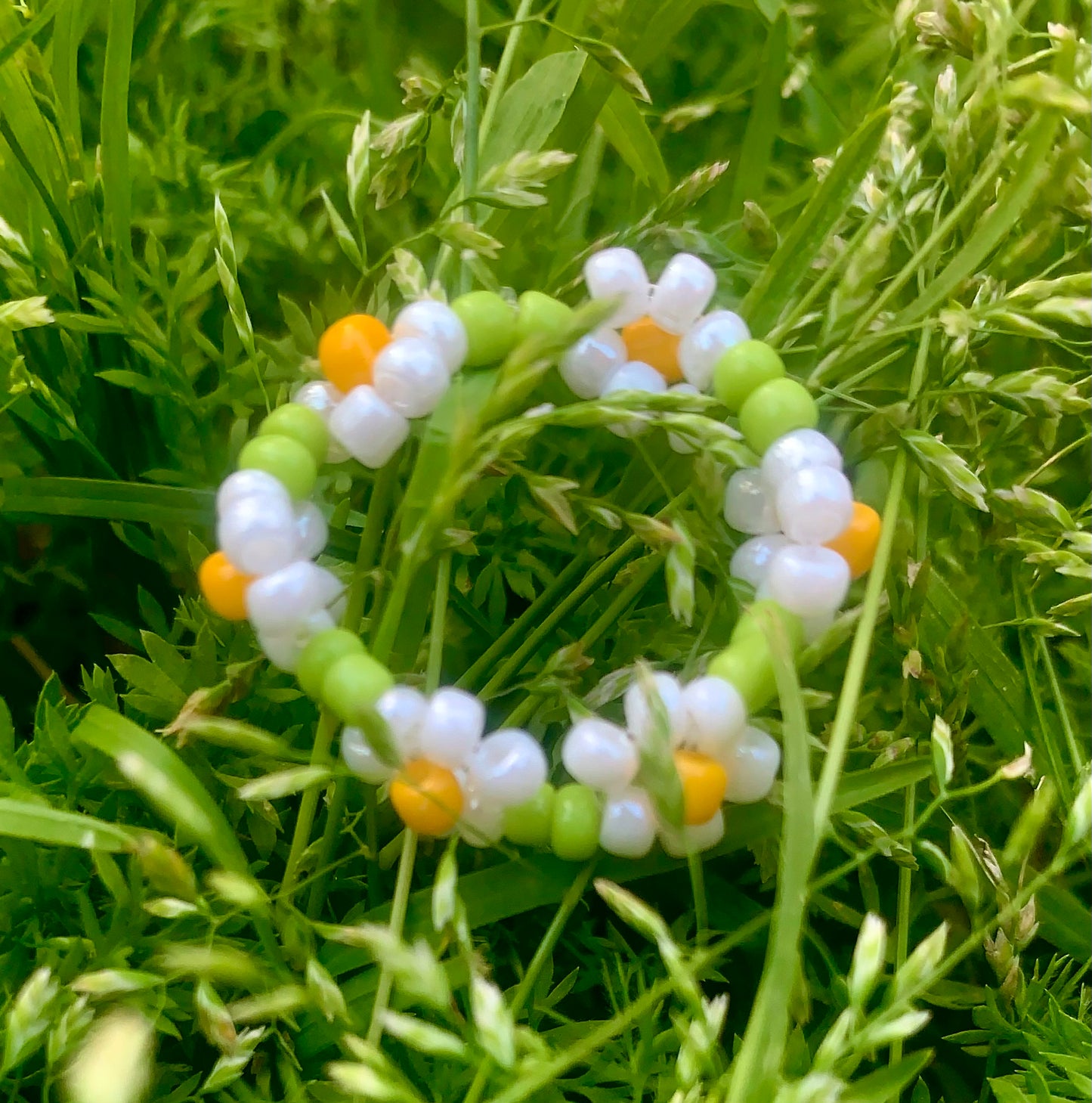 "Daisy" Seed Bead Flower Bracelet