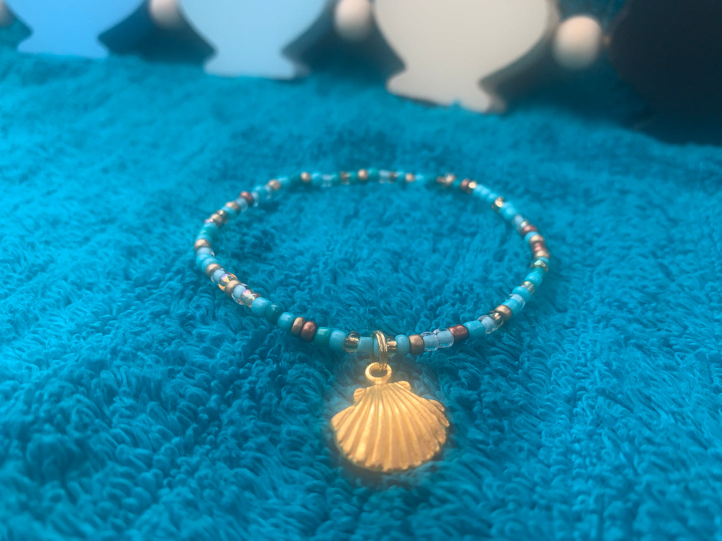 Gold Shell Charm Seed Bead Bracelet