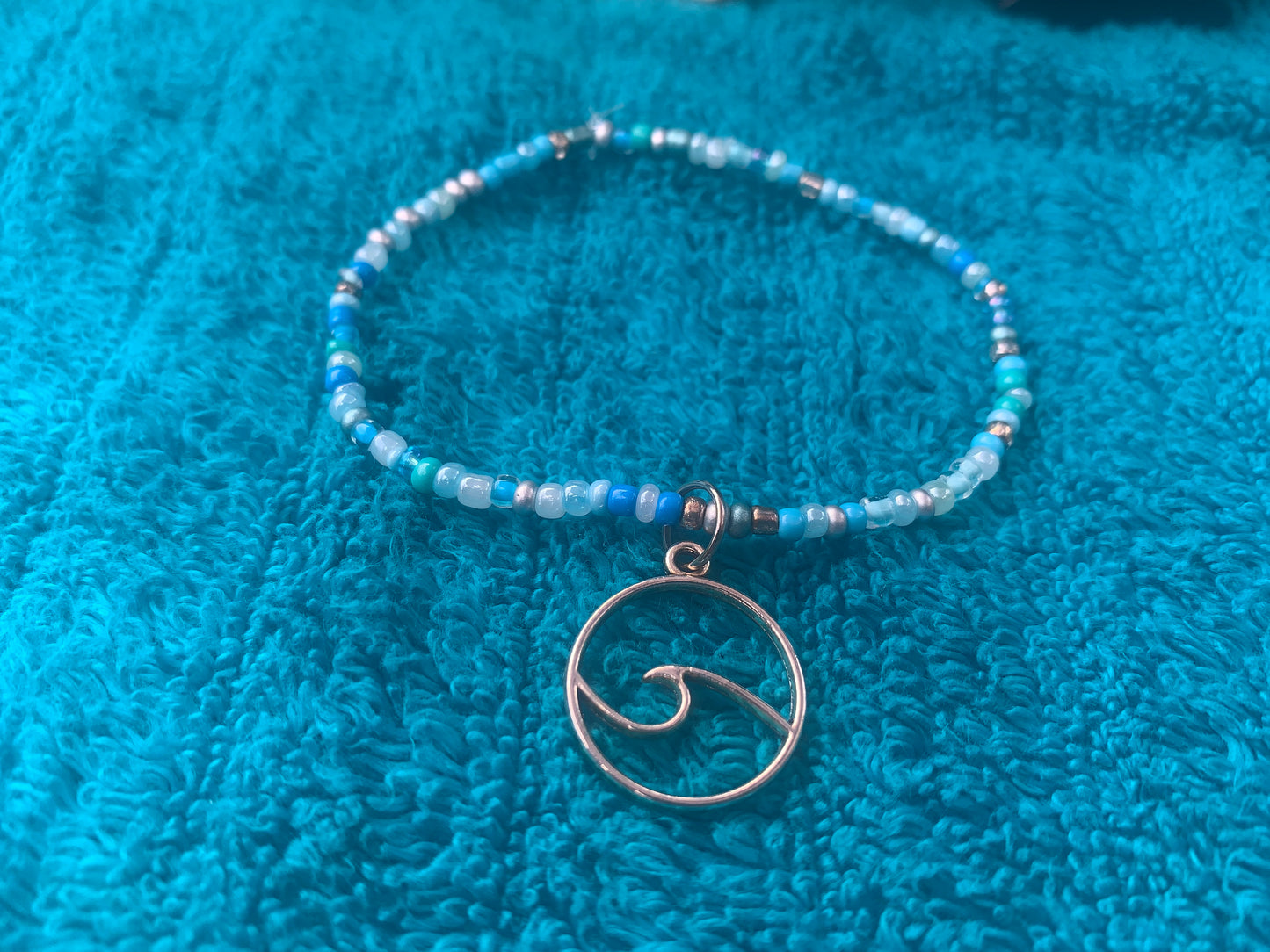 Silver Circle Wave Charm Seed Bead Bracelet