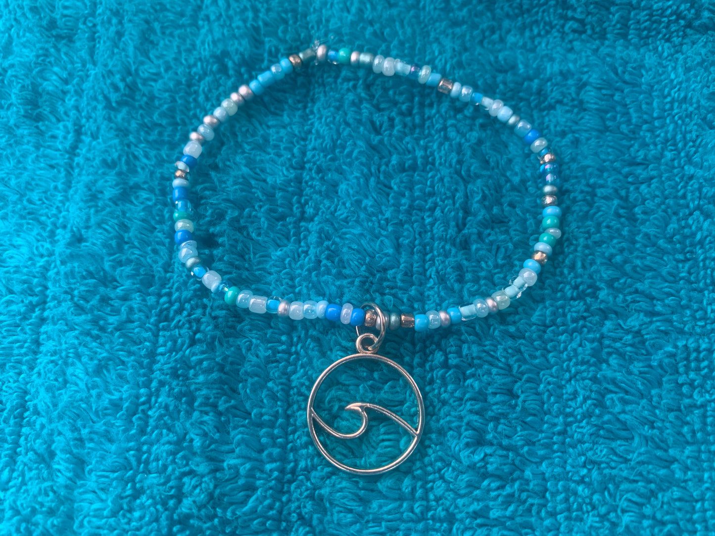 Silver Circle Wave Charm Seed Bead Bracelet