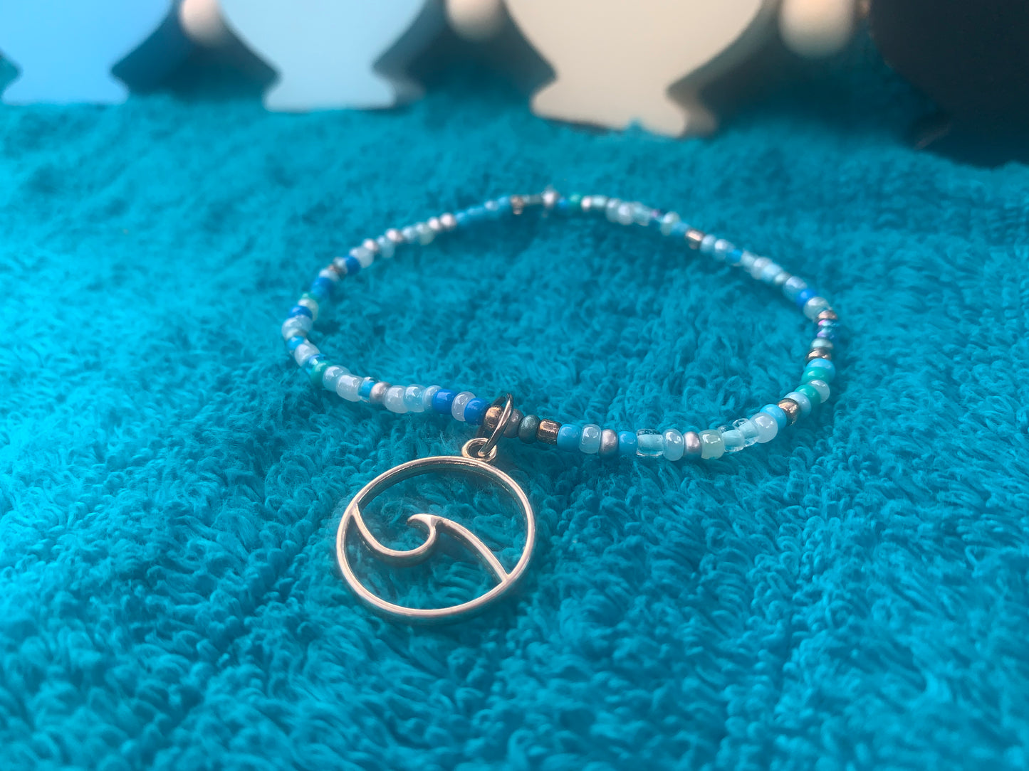 Silver Circle Wave Charm Seed Bead Bracelet