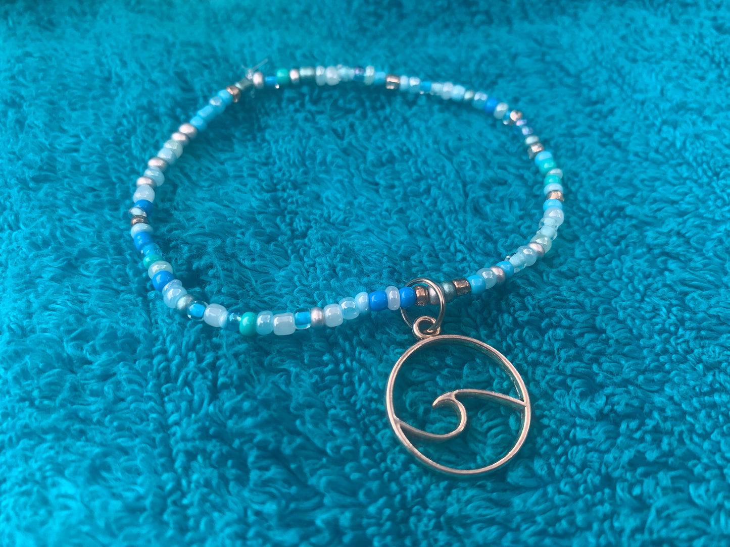 Silver Circle Wave Charm Seed Bead Bracelet